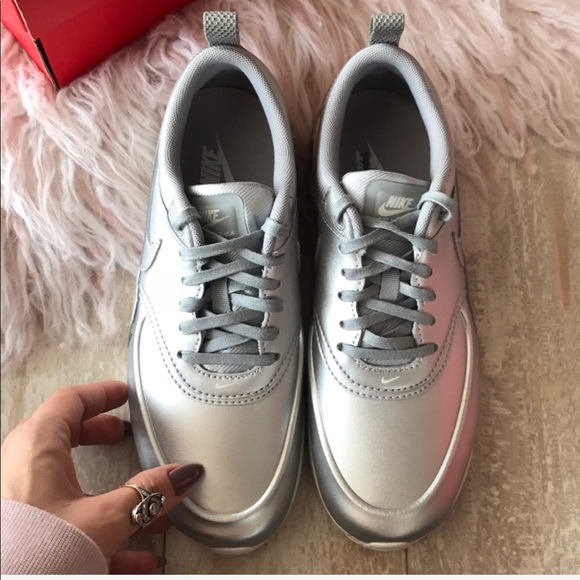nike air max thea metallic silver